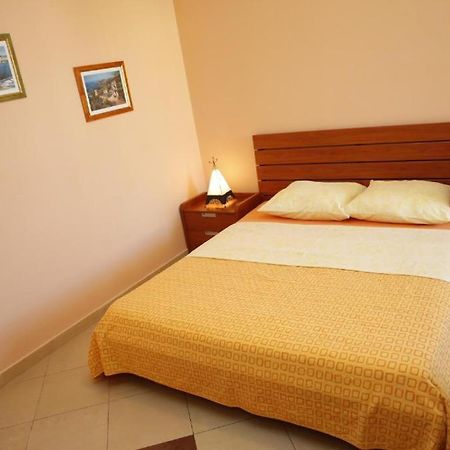 Hotel Vila Nara Vodice Esterno foto