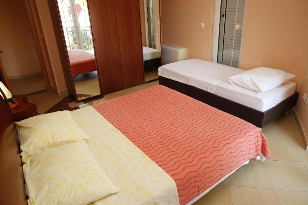Hotel Vila Nara Vodice Esterno foto