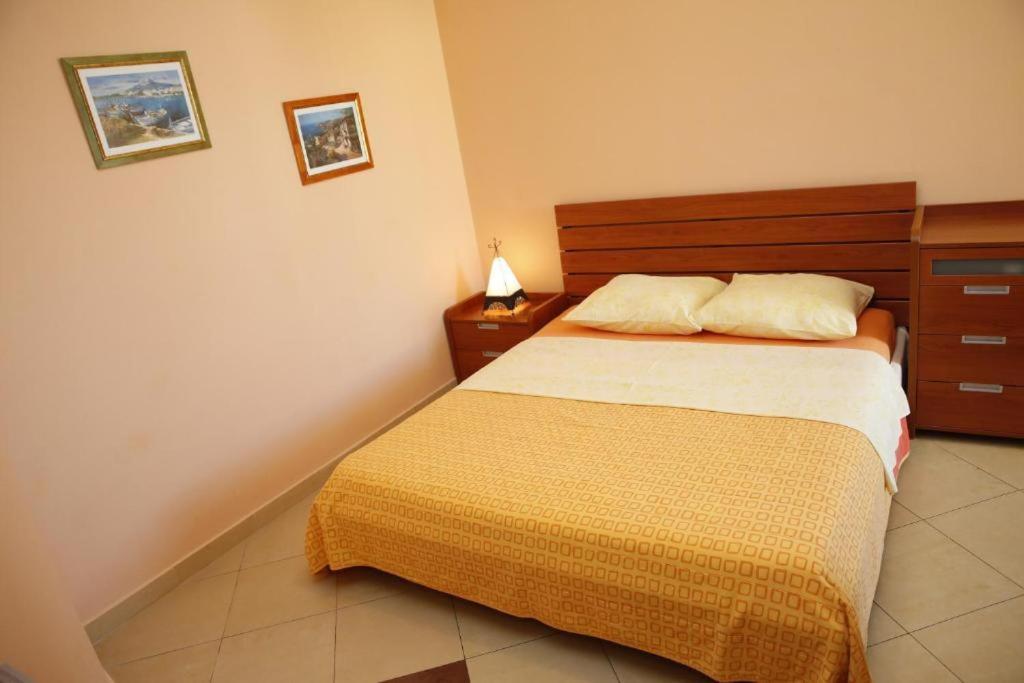 Hotel Vila Nara Vodice Esterno foto