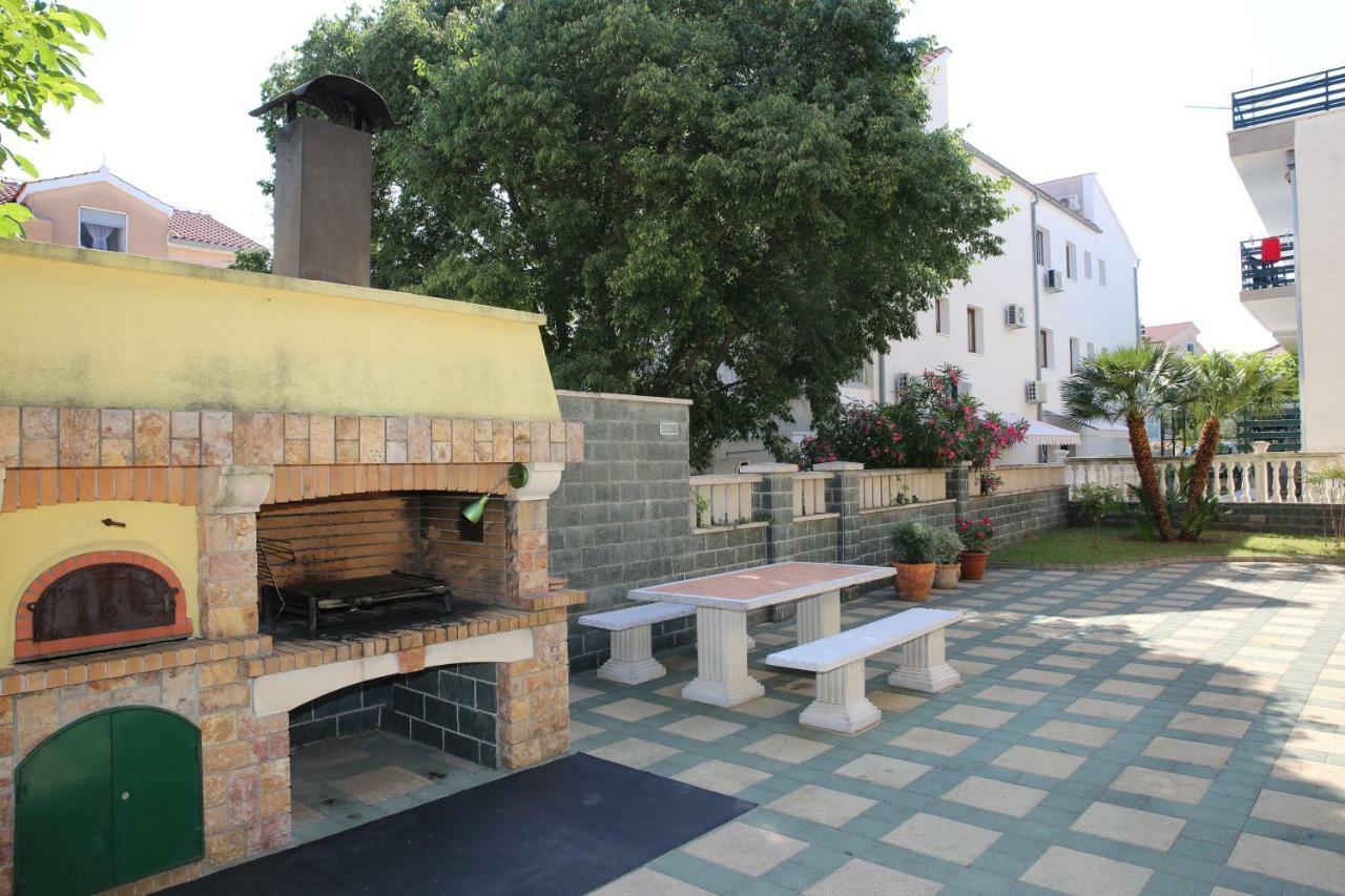 Hotel Vila Nara Vodice Esterno foto