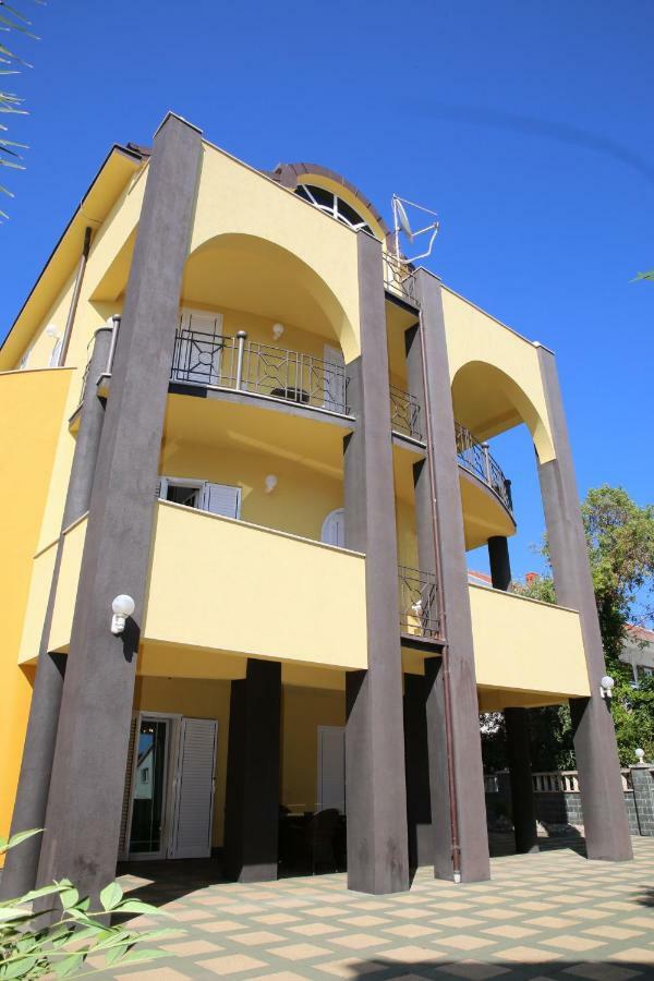 Hotel Vila Nara Vodice Esterno foto